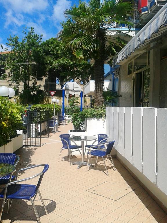 Hotel Universo Ріміні Екстер'єр фото